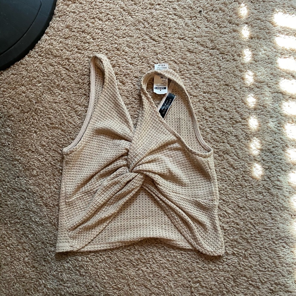 Front twist crop top